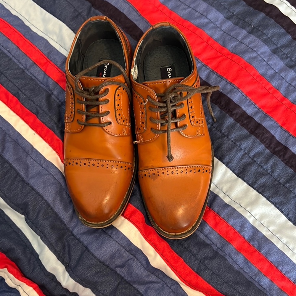 Dress shoes